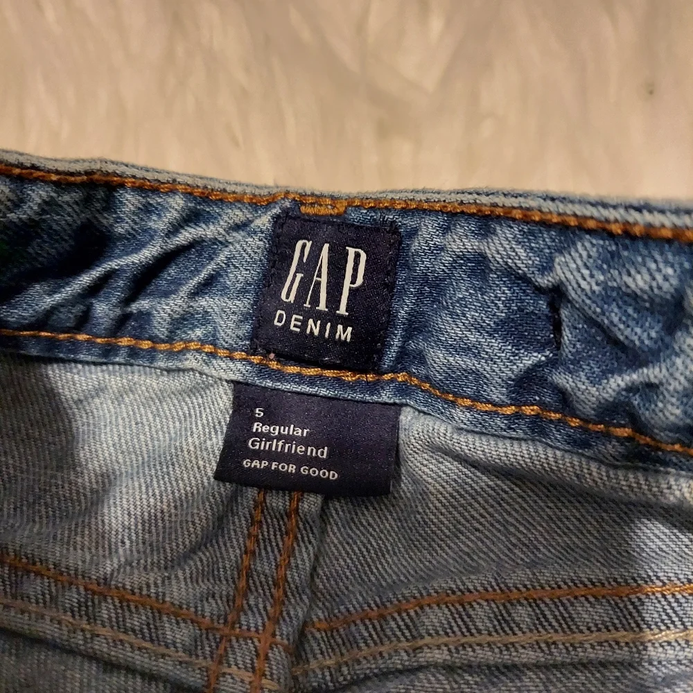 GAP Denim Regular Girlfriend Ripped Distressed Jeans Girls Size 5 Denim
